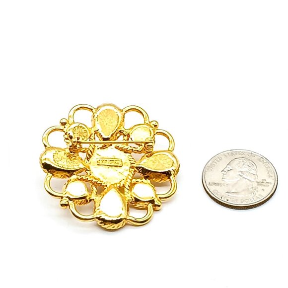 Napier Elegant Pearls Brooch, Vintage Scalloped Circle Lapel Pin in Gold Tone - Picture 3 of 3